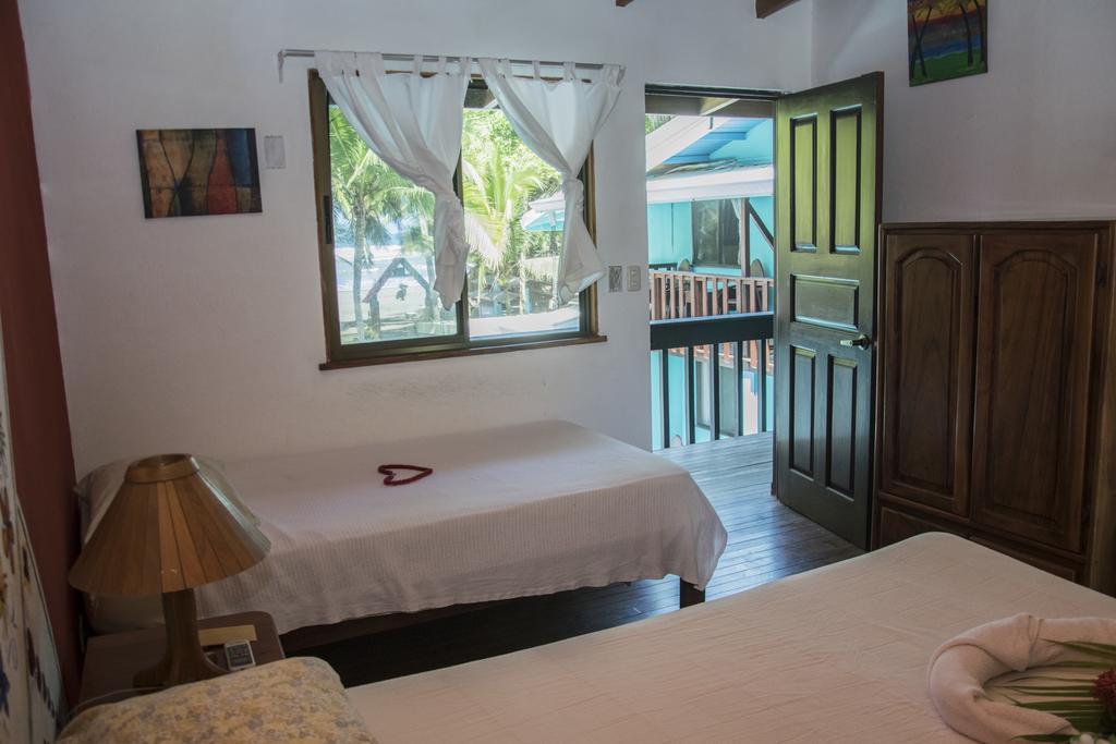 Pelican Beachfront Hotel เอสเตริโญส เอสเต ภายนอก รูปภาพ