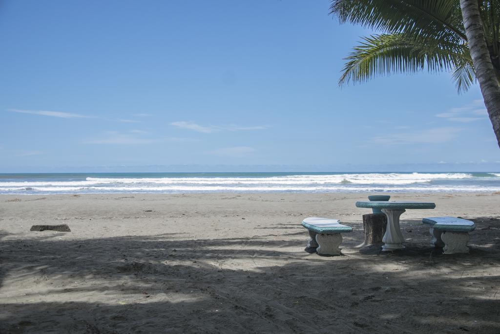 Pelican Beachfront Hotel เอสเตริโญส เอสเต ภายนอก รูปภาพ